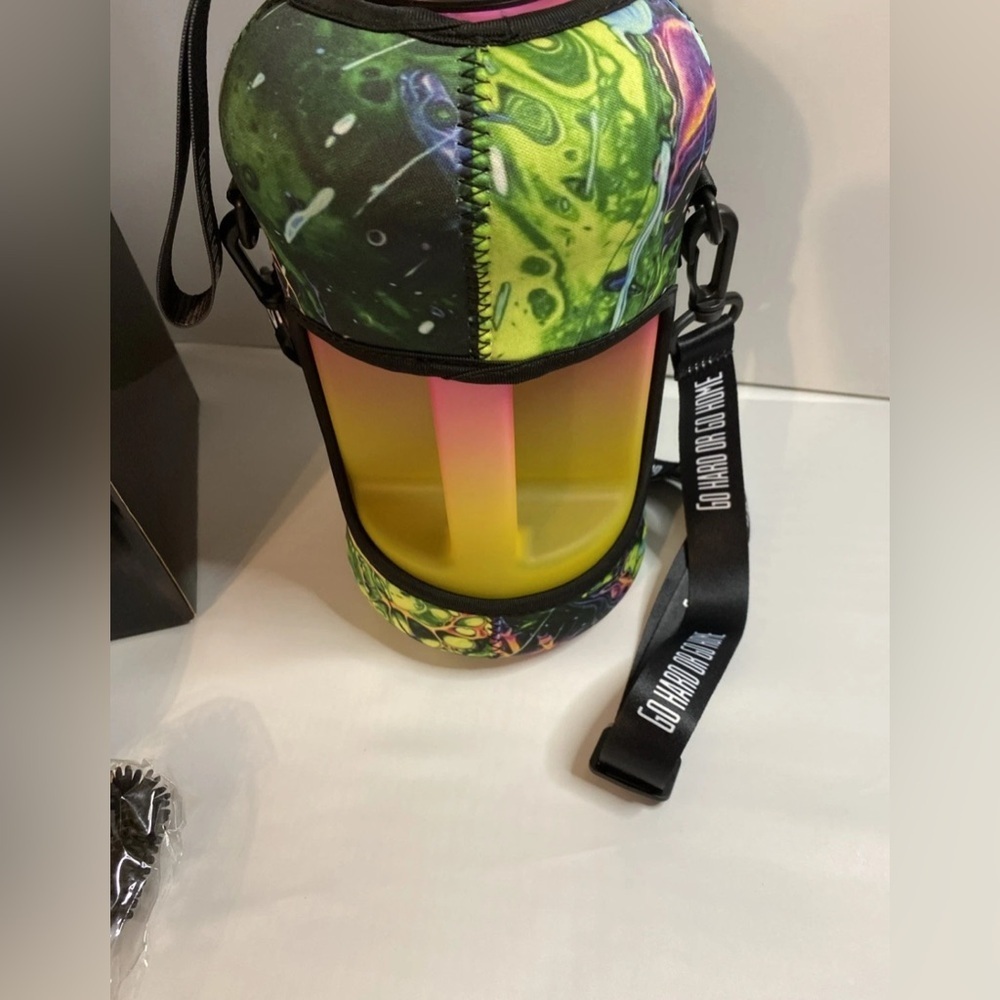 NEW- 2.2 Liter Sports Water Bottle w/ Strap, Sleeve, Straw, Lid Leakproof Green - Picture 4 of 7